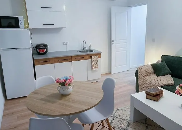 בית אירוח With A Private Bathroom In The Center *